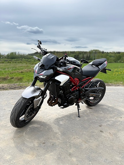 Kawasaki Z900 A2 3 of 3