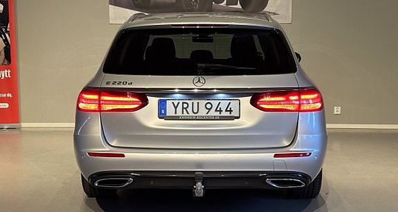 Mercedes-Benz E220 23 of 24
