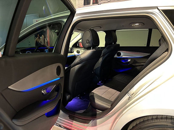 Mercedes-Benz E220 19 of 24