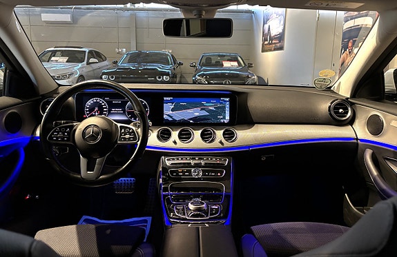 Mercedes-Benz E220 12 of 24