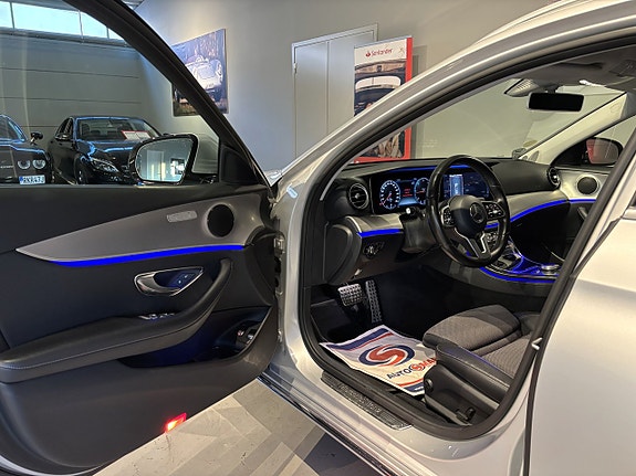 Mercedes-Benz E220 6 of 24