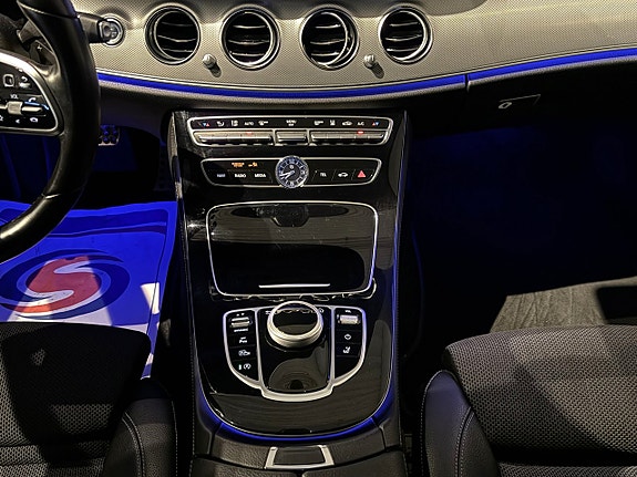 Mercedes-Benz E220 13 of 24