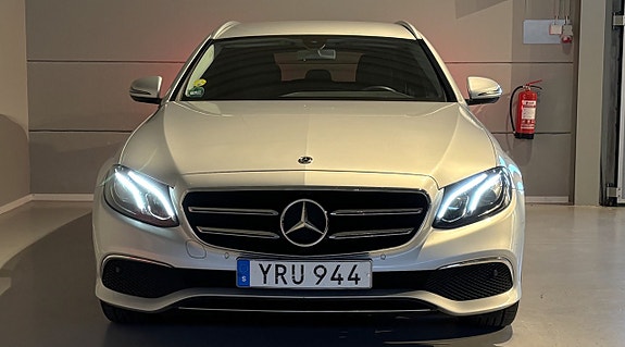 Mercedes-Benz E220 4 of 24