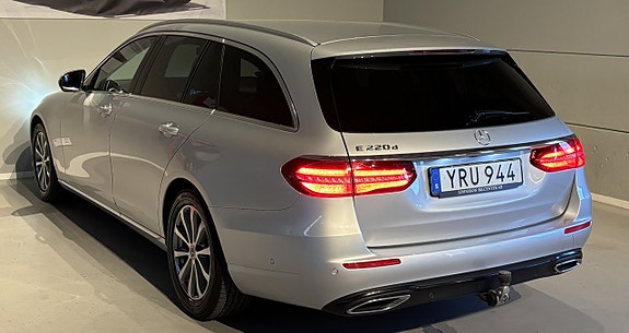 Mercedes-Benz E220 21 of 24