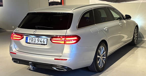 Mercedes-Benz E220 24 of 24