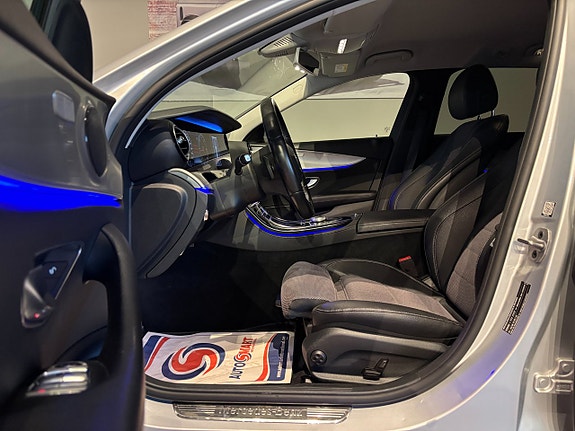 Mercedes-Benz E220 7 of 24