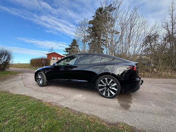 Tesla Model 3 6 of 8