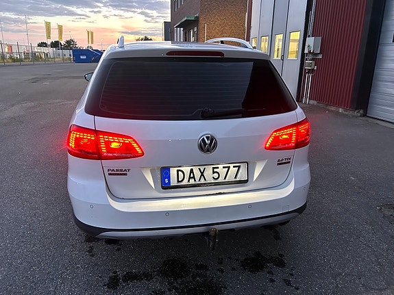 Volkswagen Passat Alltrack 5 of 9