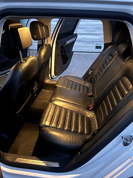 Volkswagen Passat Alltrack 7 of 9
