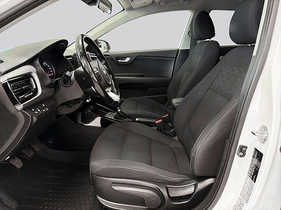 Kia Rio 8 of 19