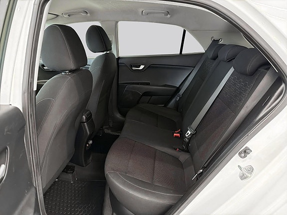 Kia Rio 9 of 19