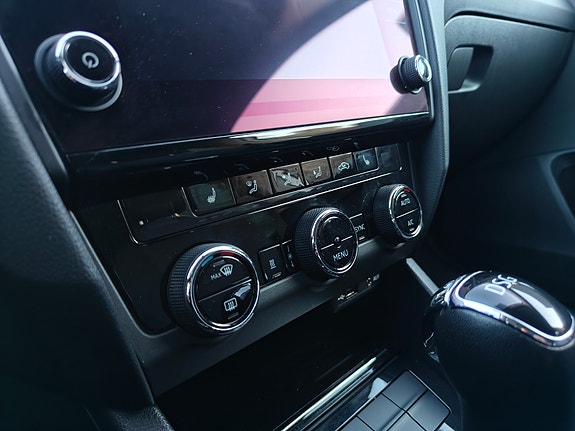 Skoda Octavia 9 of 12