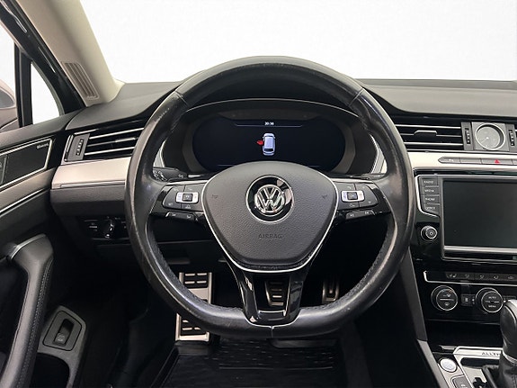 Volkswagen Passat Alltrack 16 of 30
