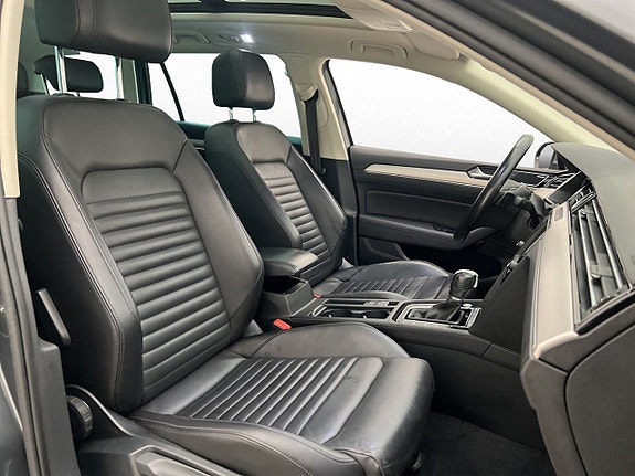 Volkswagen Passat Alltrack 26 of 30