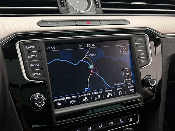 Volkswagen Passat Alltrack 22 of 30