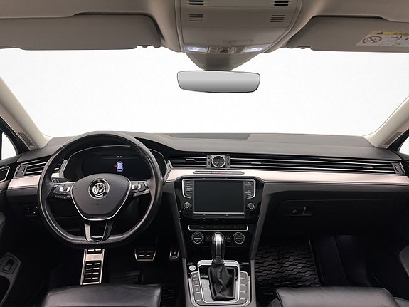 Volkswagen Passat Alltrack 15 of 30