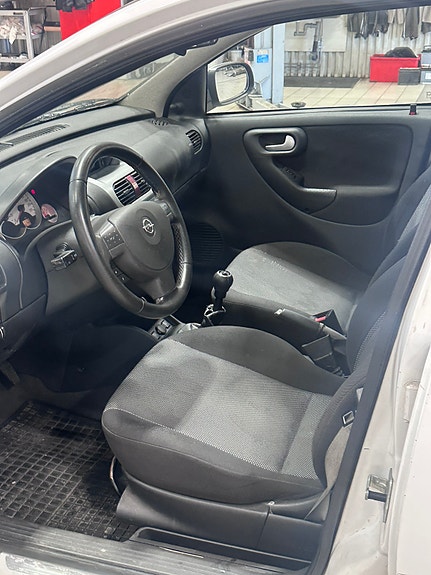Opel Corsa 3 of 5