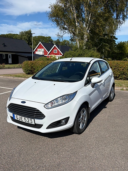 Ford Fiesta 2 of 6