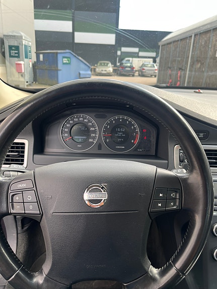 Volvo V70 8 of 10