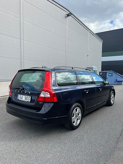 Volvo V70 4 of 10