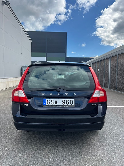 Volvo V70 3 of 10