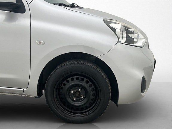 Nissan Micra 25 of 25