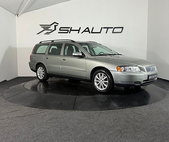 Volvo V70 3 of 16
