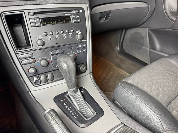 Volvo V70 15 of 16