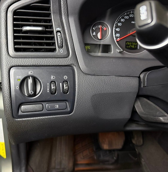 Volvo V70 16 of 16