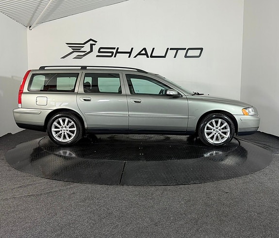 Volvo V70 4 of 16