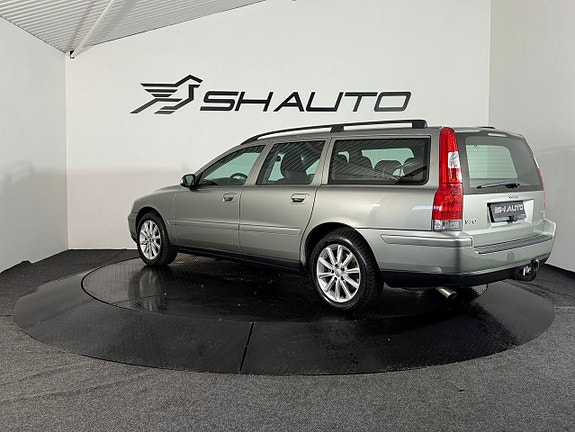 Volvo V70 7 of 16