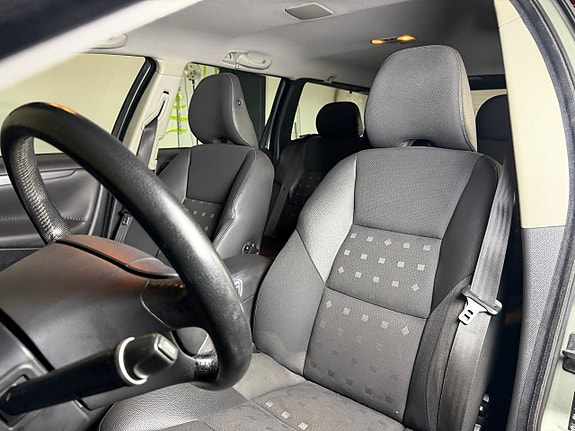 Volvo V70 10 of 16