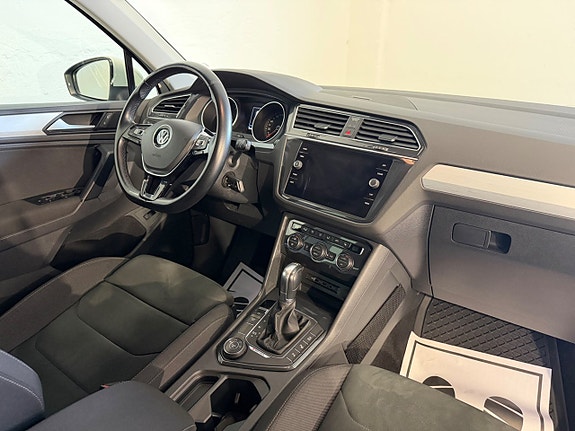 Volkswagen Tiguan 12 of 22