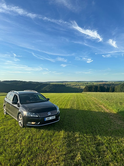 Volkswagen Passat 2 of 7