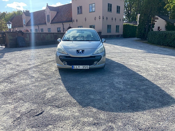 Peugeot 207 3 of 9