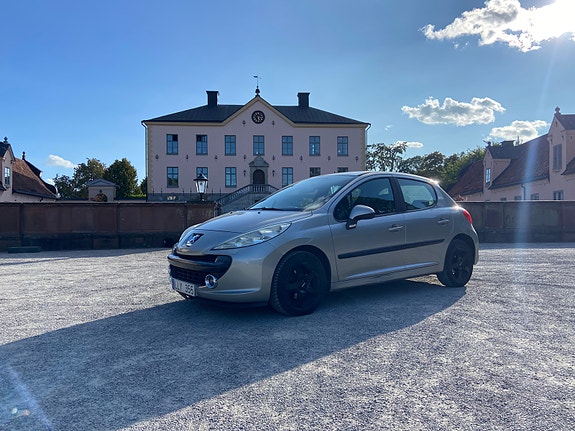 Peugeot 207 2 of 9