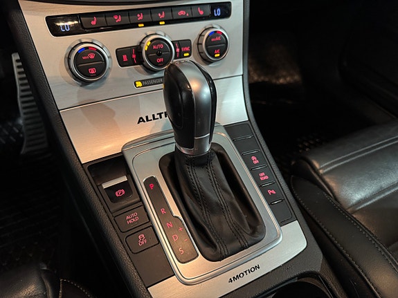 Volkswagen Passat Alltrack 13 of 20
