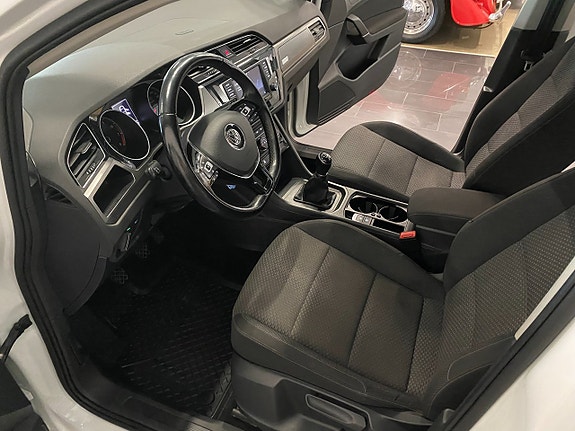 Volkswagen Touran 19 of 26