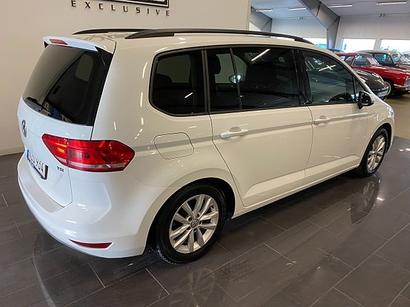 Volkswagen Touran 5 of 26