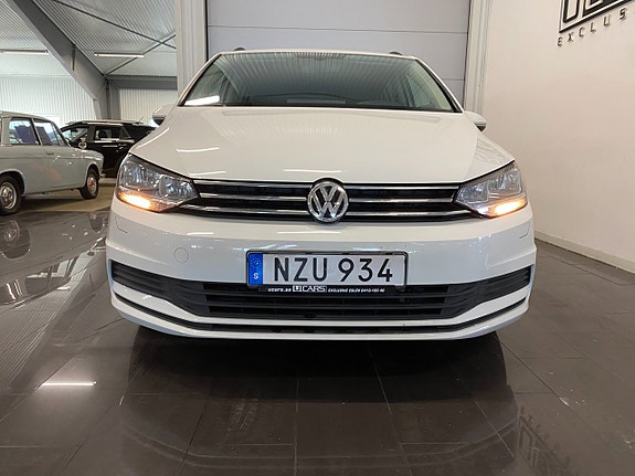 Volkswagen Touran 8 of 26
