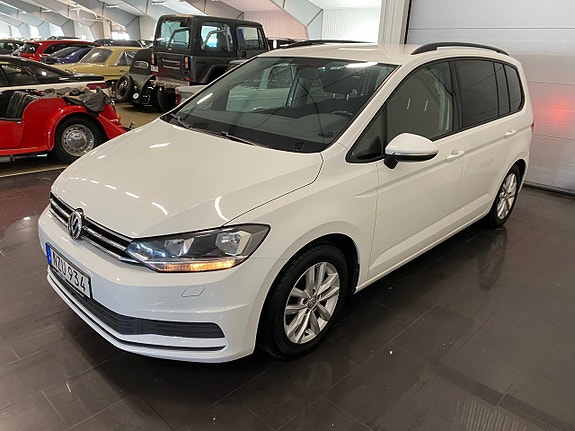 Volkswagen Touran 3 of 26