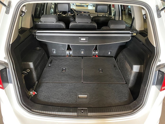 Volkswagen Touran 17 of 26