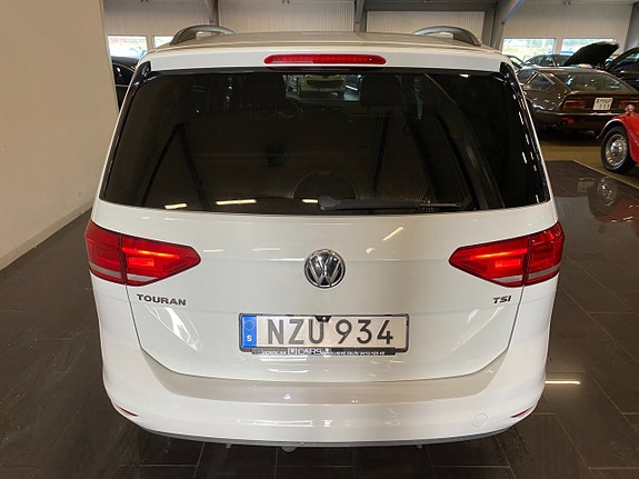 Volkswagen Touran 7 of 26