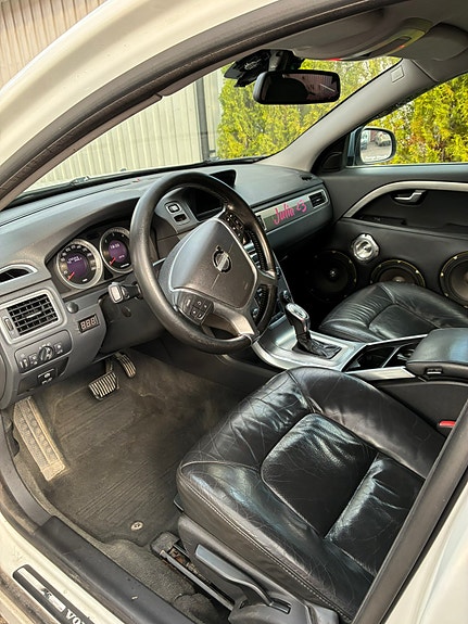 Volvo V70 5 of 16