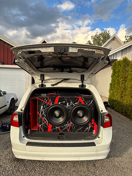Volvo V70 15 of 16