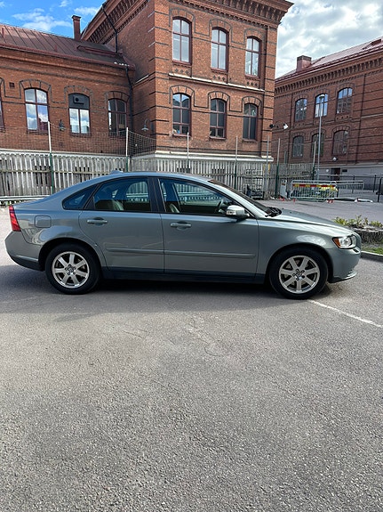 Volvo S40 3 of 10