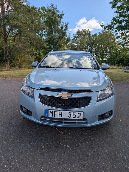 Chevrolet Cruze 3 of 10