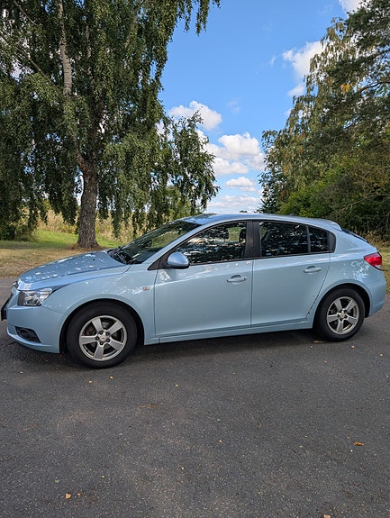 Chevrolet Cruze 4 of 10