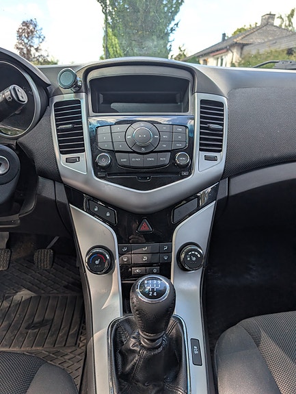 Chevrolet Cruze 7 of 10