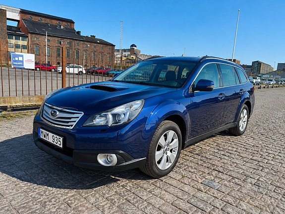 Subaru Outback 2 of 10